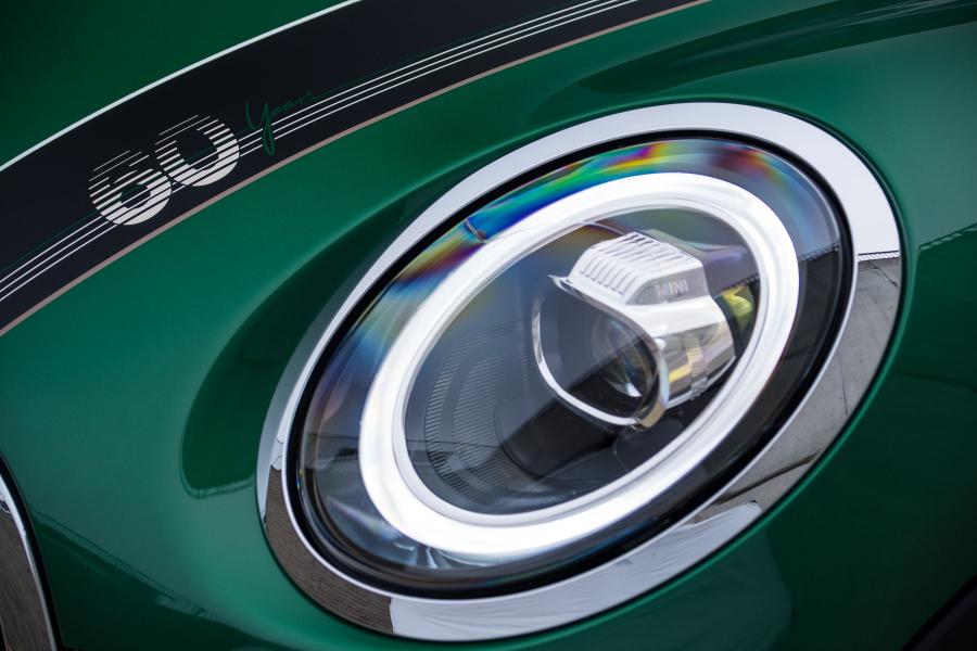 Детали экстерьера Mini Cooper 60 Years Edition (F56) 2019 года  (WW) (фото 55 из 189)